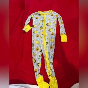 Little Sleepies bee print zippy